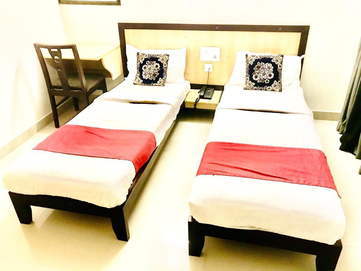 Hotel Half Moon Chennai Eksteriør bilde