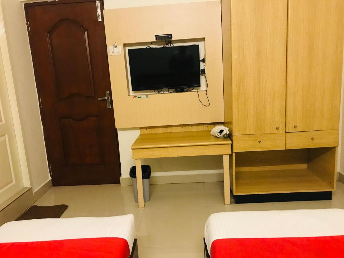 Hotel Half Moon Chennai Eksteriør bilde